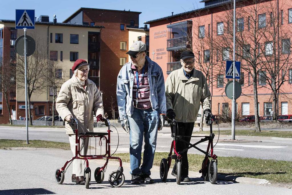 TUUSULAN PUNAPELLAVA TUUSULAN PUNAPELLAVA Ystävät yhdessä.