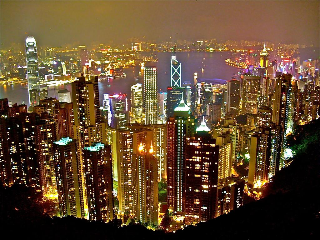 HONG KONG on idän ja lännen sulatusuuni ja Kiinan erityishallintoalue, joka jaetaan kolmeen osaan: Hongkongin saareen,