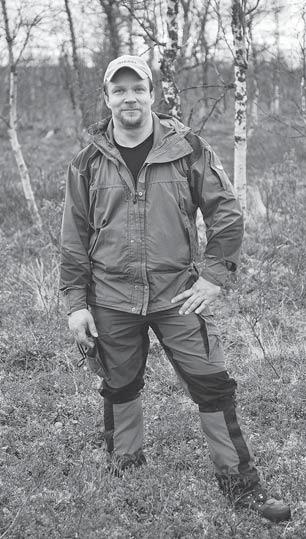 Metsästän koirien kanssa pääsääntöisesti pelloilla paikallisen metsästysseuran mailla. Meidän metsästysseuran mailla on kohtuullisen laajat ja linturikkaat alueet, joilla on hyvä harjoittaa koiriamme.
