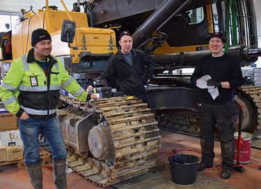 Sitten on oltava huolissaan, jos ei näe, Santeri sanoo. Toimistolla Santeri käy nopean keskustelun Maarit Karellin kanssa tulevasta tarjouksesta.