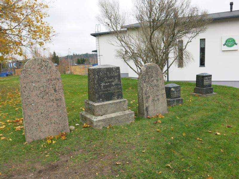 99 / 117 NYLUND, Osasto 01, Rivi 01, Numero 041 Heli hautausmaa : 96 Akaan 193 Hauta- ja inventointitiedot Hautausmaa Akaan hautausmaa Osasto 01 Rivi 01 Hauta 041 Muistomerkkien määrä 2 Haudan nimi