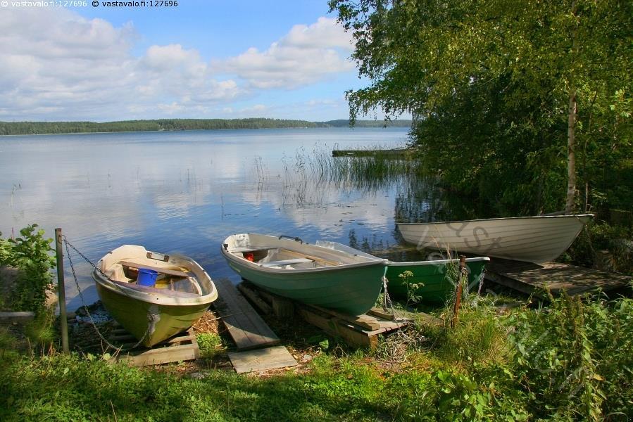 Rasitteet (2/3) Kiinteistön hyväksi voidaan perustaa toisen rekisteriyksikön alueelle rasitteena oikeus (KML 154 ) mm: talousveden johtamiseen, viemärijohdon ja siihen