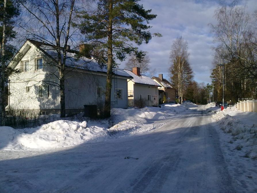 1.2 Kaava-alueen sijainti Suunnittelualue sijaitsee Koivistonkylän kaupunginosassa, noin 4,5 kilometriä etelään Tampereen keskustasta, osoitteessa Pajupuronkatu 6. 1.3.