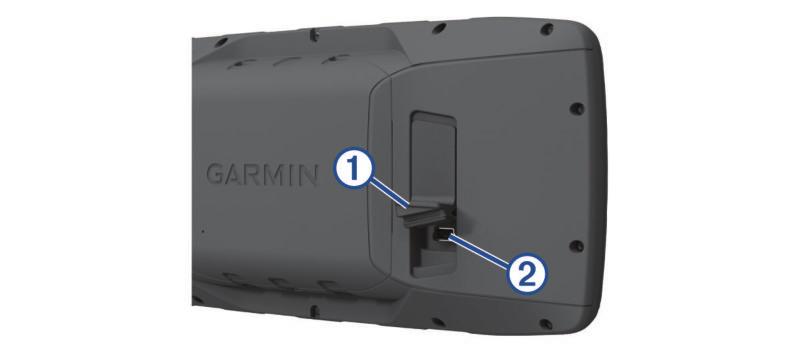 Joudut ehkä irrottamaan valinnaisia kiinnityslisävarusteita, ennen kuin voit liittää USB-kaapelin suoran liittimen laitteeseen.