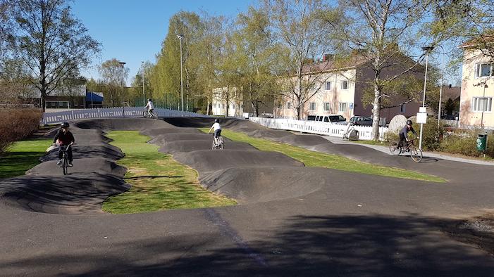 osin radan hyödyntämisen liikuntarajoi=eisten liikuntaan pyörätuolilla.