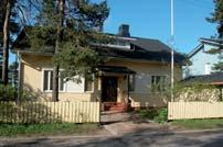 Harvinainen huoneen ja keittiön rakennustyyppi pyritään säilyttämään. Tonteille muodostuu tehokkuusluvuksi 0,3 0,4, joka sallii maltillisen lisärakentamisen.