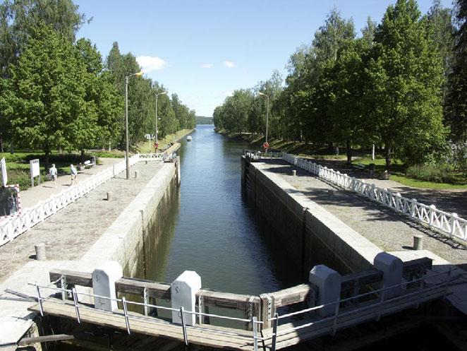 1 Maantieliikenne Suunnittelualueen halki kulkevat valtatie 24 (Lahti