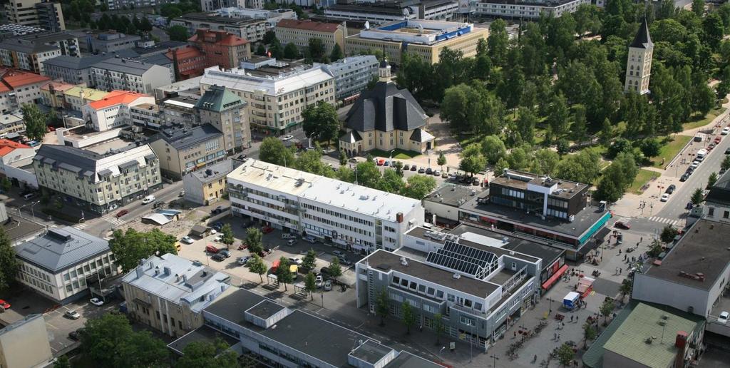 Koulutalon tontilla (tontti 28) sijaitsee nelikerroksinen liike- ja toimistorakennus, jonka on suunnitellut arkkitehti Kaarlo Pinomaa. Rakennus on valmistunut vuonna 1964.