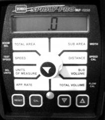 Spray Pro -monitori Spray Pro -monitori näyttää ja valvoo järjestelmän useita eri tietoja, kuten ajoneuvon nopeutta ja ruiskutusmääriä. Se ei säädä ruiskutusmääriä.