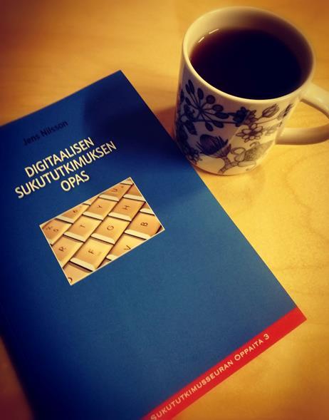 seuran oppaita -sarjan numeron 3:n, joka on Jens Nilssonin kirjoittama Digitaalisen sukututkimuksen opas. Oppaan ensimmäinen 1.