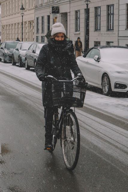 Kaksi kuvaa