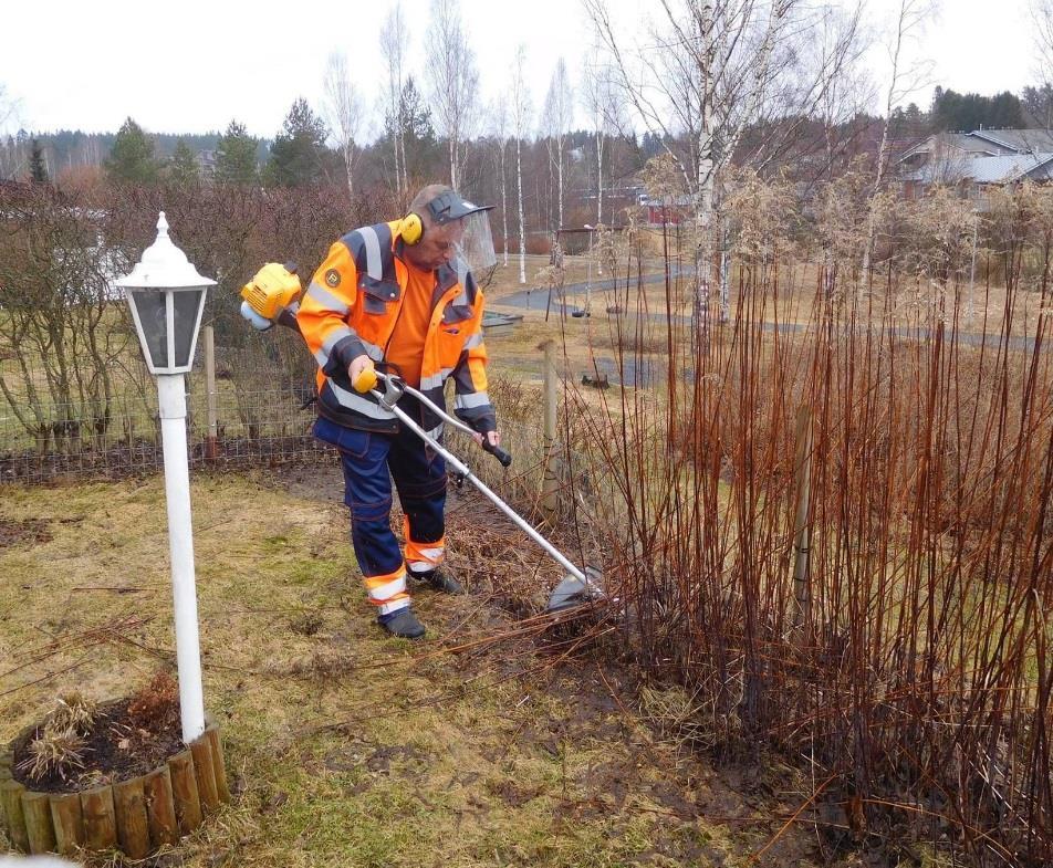 Oikeiden ja itselle merkityksellisten asioiden tekeminen vahvistaa Ei leikitä vaan tehdään oikeita asioita!