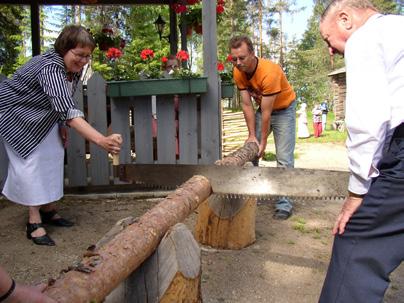 Reijo Rantanen / Suomen Kotiseutuliiton kuva-arkisto Liisa Lohtander / Suomen Kotiseutuliiton kuva-arkisto Monet toimivat useissa eri rooleissa, ja yhdistyksiin kasaantuu myös runsaasti alan