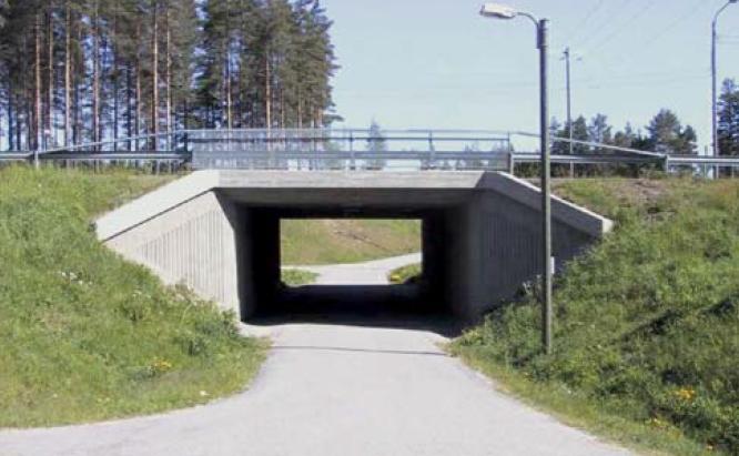 2 KEHÄSILLAT Kehäsillat ovat liikuntasaumattomista silloista yleisimpiä ja Suomessakin usein käytetty siltatyyppi.