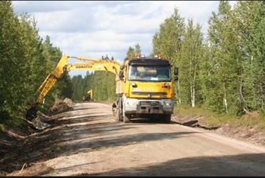 Tämä edellyttää, että teiden sivu ja laskuojat ovat auki ja riittävän syviä. (Tapio 2003, 10.