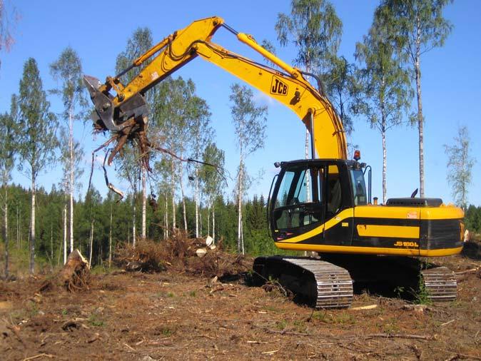 Kuva 1. Kantokunkku kantoharvesteri JCB-kaivukoneeseen asennettuna (Ala-Fossi 2006).