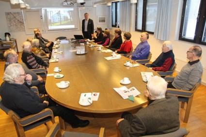 Tarkoituksensa toteuttamiseksi seura toimii yhteistyössä kunnallishallinnon kanssa, Saarijärven asukkaiden ja yhteisöjen yhdyssiteenä sekä yhteistyössä Suomen Kotiseutuliiton, Keski-Suomen liiton ja