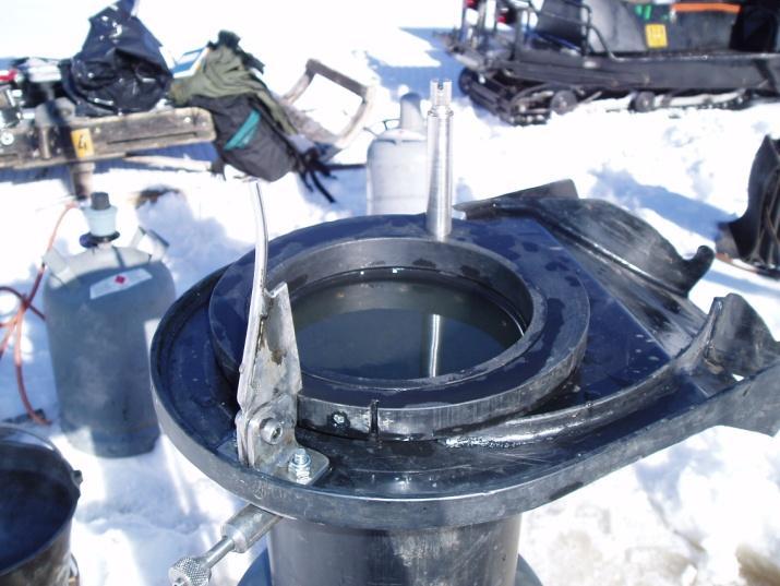 Luotainta muunneltiin GTK:ssa paremmin soveltuvaksi jäältä tehtäviin syvyystarkkoihin sedimenttimittauksiin mm.