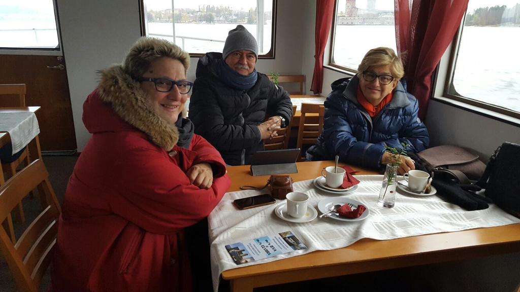 puhdasta ilmaa. Puhdas ja raikas ilma helpotti myös monien astmaoireita. Lounaan jälkeen vierailtiin maailman suurimmassa puukirkossa Kerimäellä.