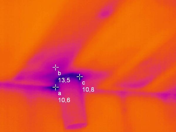 18 / 36 Kuva 8: Lämpökameralla otettu kuva ilmastointiputken läpiviennistä Kuva 9: