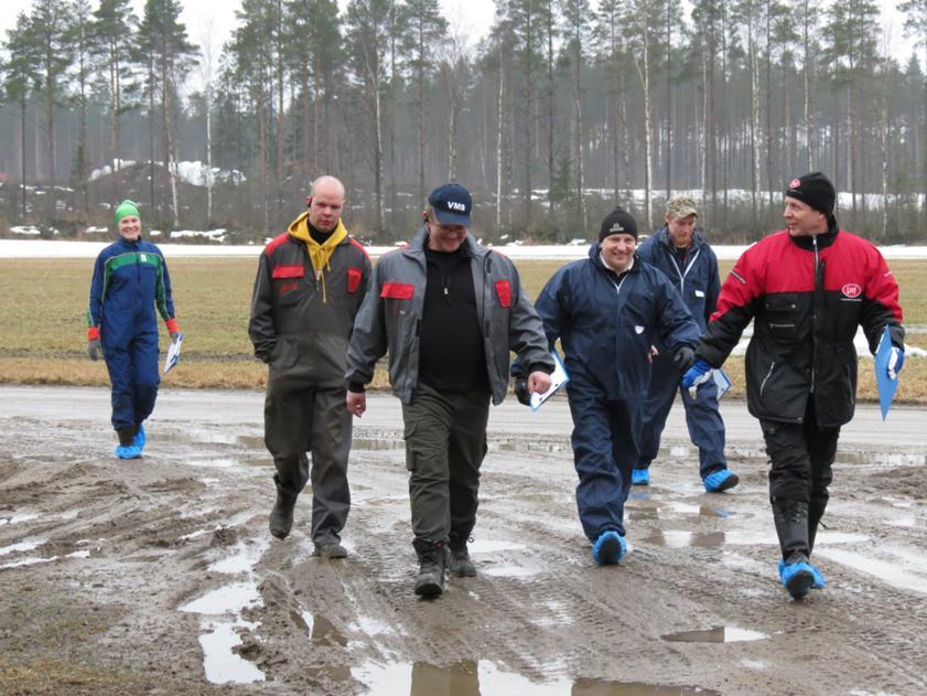 Hukka vähenee (aika, raha) Tämän voit saavuttaa Kaikki tulevat tietoiseksi siitä, missä hukka sijaitsee Suurempi joustavuus, koska työn tekijät oppivat tuntemaan kaikki työvaiheet ja tietävät