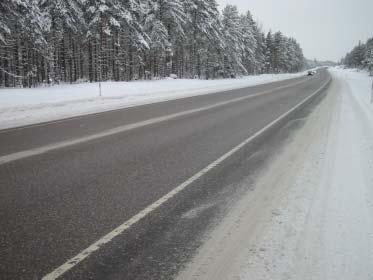14 Leveäkaistatie talvella LEVEÄKAISTATIE VALTATIELLÄ 6 VÄLILLÄ KOSKENKYLÄ - KOUVOLA Toinen vertailuosuus on noin 10 km mittainen tiejakso valtatiellä 12 välillä Tillolla Keltti (kuva 2-6).
