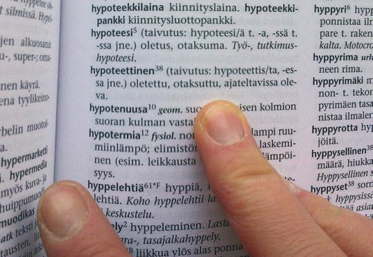 2 Hypoteesi //////////////////////////////////////// 2.0 Hypoteesi Kielitoimiston sanakirja. Ensimmäinen osa A K. 2012. Helsinki : Kotimaisten kielten keskus.
