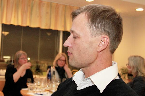 Neljäntenä oli vuorossa Golanin kukkuloilla kasvatetuista rypäleistä valmistettu viini, Mount Hermon White 2012.