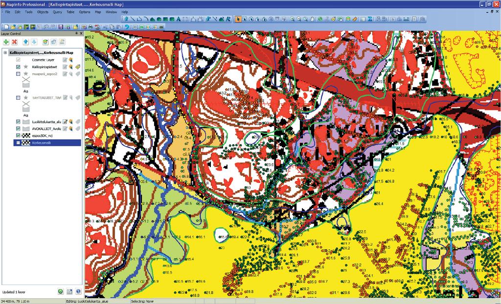 5.7.2012 4 (6) Kuva 2. Digitointinäkymä 2. Sama näkymä kuin kuvassa 2, mutta pohjalla on topografinen kartta. 2.2 Paikkatietoanalyysi ja visualisointi Geologisen tulkinnan perusteella saatiin viisi erilaista aluetyyppiä, joille tehtiin paikkatietoanalyysejä aineiston eheyden takaamiseksi.