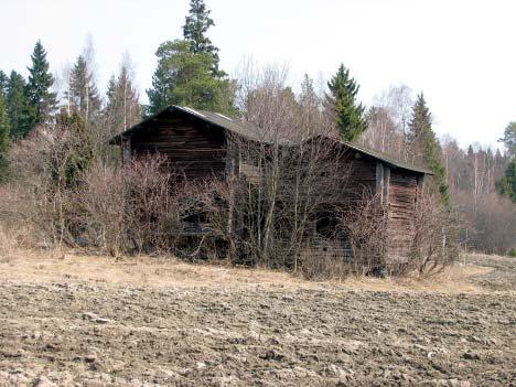 kivinavetan vuodelta 1906 eteläpuolelle.