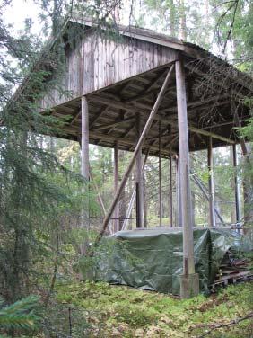 Puinen koulutalo paloi kesällä 1939. Nykyinen talo on rakennettu vv.