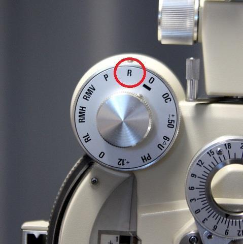 5(45) Kuva 3. +1.50dpt etulinssi, R=retinoscopy. Tutkittavan taittovirhettä määritettäessä skiaskoopilla, tulee oma tutkimusetäisyys huomioida tuloksessa.