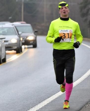 Vanhemmalla iällä ja kuntoilijana seuraavat: maraton 42.2km 3.41.0(1996), 1/2matkan (2.5km, 80km, 20km) triathlon 5.24,0 (1992), puolimaraton 1.32.31 (2002) Pirkan hiihto 90km 6.