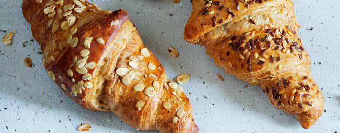 HYVÄ PÄIVÄ (Vielä paremmaksi croissanteilla) Hunaja-kauravoicroissant ja Moniviljavoicroissant ovat paitsi maukkaita, myös kaupallisesti tarkkaan harkittuja.