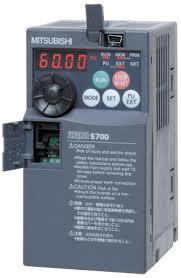 28 Kuva 14. Mitsubishi Electric FR-E700 SC FR-E700 SC kuvassa 14 on pienikokoinen ja kevyt sisäänrakennetulla USB-liittimellä ja jarrukatkojalla varustettu taajuusmuuttaja.
