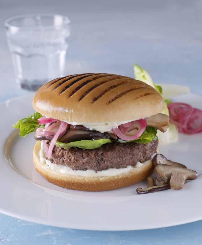 Ladies burger kpl SBS Brioche hampurilaissämpylä 80 g kpl Well Beef Special -jauhelihapihvi 50 g 5 g paistettuja siitakesieniä tryffelimajoneesia marinoitua punasipulia romainesalaatinlehti Paista