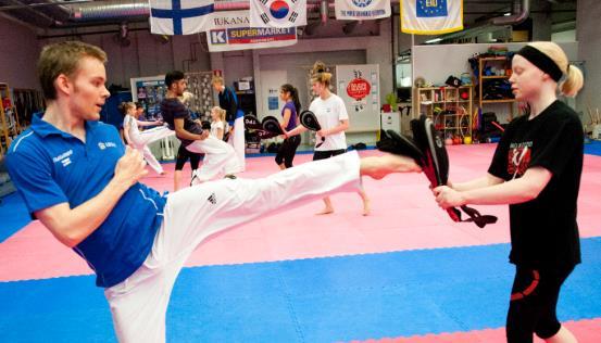 TAEKWONDO Turussa toimii Suomen Taekwondoliiton valmennuskeskus, joten Turun Seudun Urheiluakatemian taekwondovalmennus on maan huipputasoa.