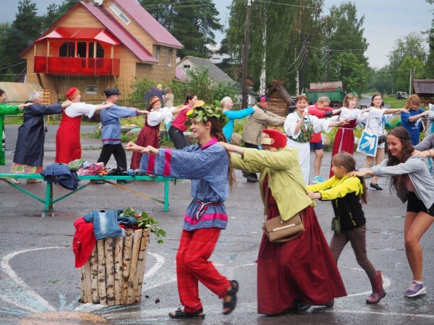 6. LEIRILLE HAKEMINEN Hakemus vapaaehtoistyöleirille tehdään leirinhakukoneessa, jonne pääset osoitteesta: www.kvtfinland.