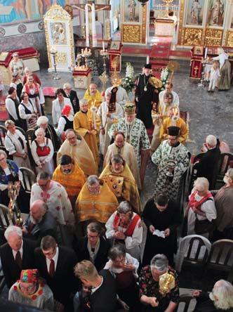 IISALMI PROFEETTA ELIAN PRAASNIEKKA IISALMESSA Pääkirkon 60 -vuotisjuhla, tiistaiseuran 70 -vuotisjuhla ja Olavi Petsalon syntymän 100 -vuotismuisto kokosivat seurakuntalaiset suurella joukolla