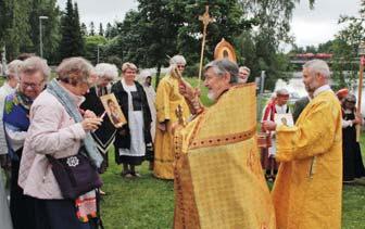 KP arkkipiispa Leon läsnäolo toi juhlallisuuksiin arvokkaan sävyn ja seurakuntalaiset ottivat hänet avosylin vastaan.
