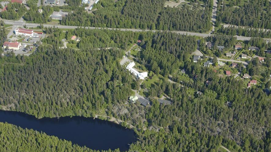 3 LÄHTÖKOHDAT 3.1 Selvitys suunnittelualueen oloista Alueen yleiskuvaus Ilkon alue on osa vanhaa taajamarakennetta.