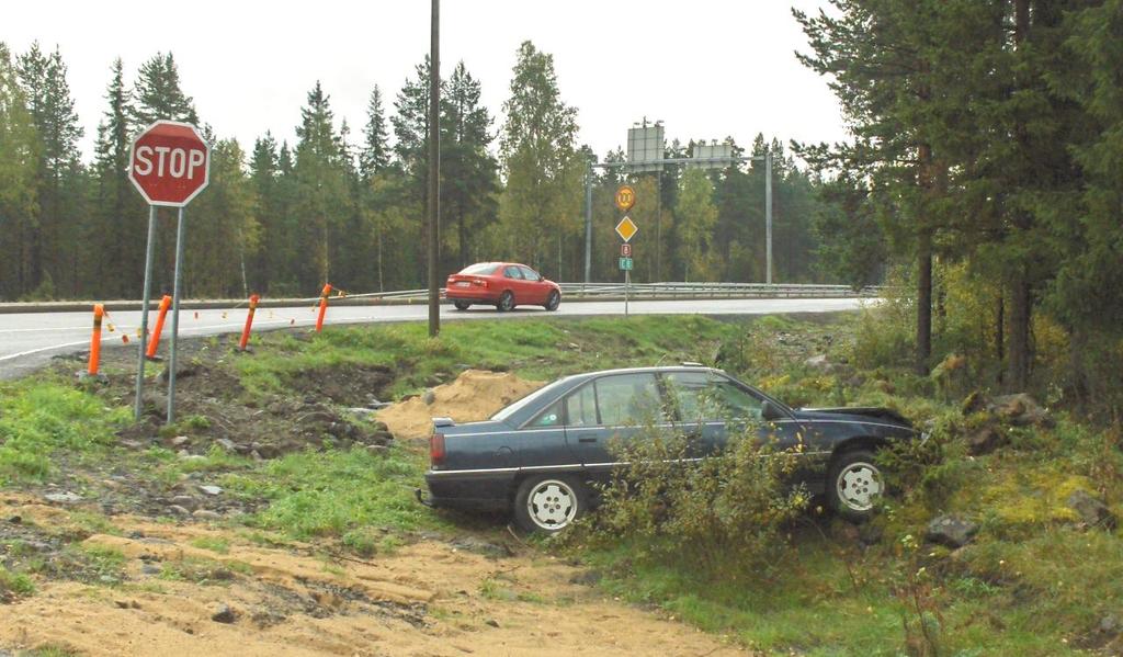 3.4.4 Liikenneturvallisuus Maantieverkon onnettomuusmäärät ovat jonkin verran vähentyneet viimeksi kuluneina vuosina (kuva 18).