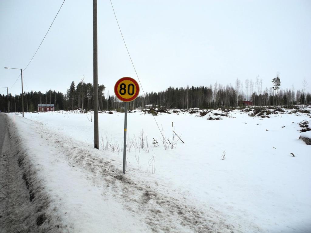 katsottuna (marttatupa edessä).