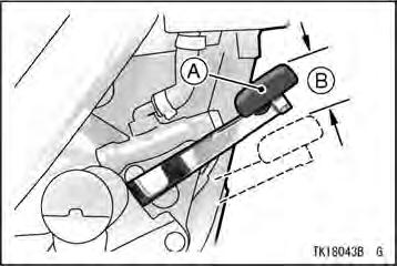 Jarruvalokatkaisimien säädön tarkastus: Käännä virta-avain asentoon ON. Jarruvalon pitää palaa jarruvivun ollessa puristettuna.