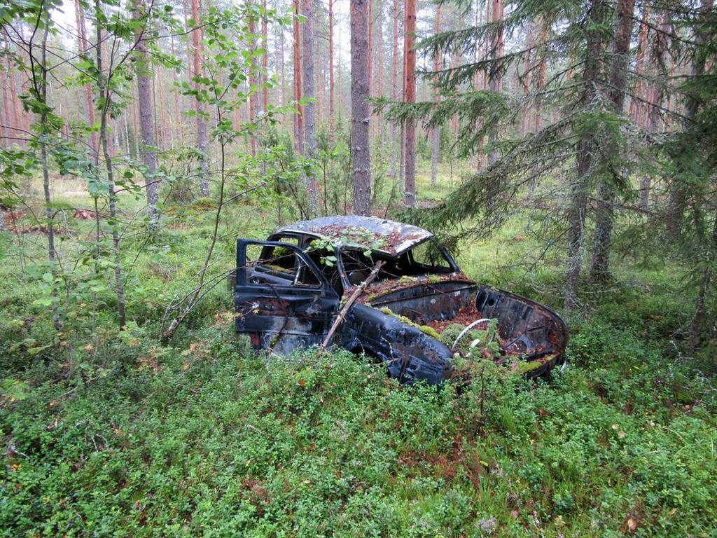 8 Kuva 0. Reunault autonromu Isomäen eteläpuolella voimajohtolinjauksen tuntumassa. 4.