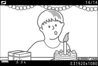 3 Aloita puskurointi. Tarkenna painamalla laukaisin puoleenväliin (0 26). Kun kamera alkaa tallentaa videoaineistoa puskurimuistiin, näytöllä näkyy kuvake. 4 Ota kuva.