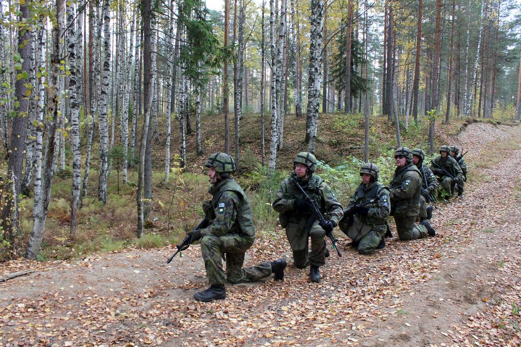 vesa tähtinen Pitää orkesterin vireessä Koskisen Heikin apuna. Parasta reserviläistoiminnassa ovat kunnon sotaharjoitukset, hyviä harjoituksia on toiveissa lisää.