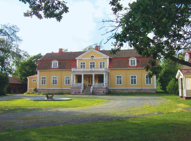 hebben bijgedragen een dergelijk grote kerk te bouwen. 20 Boerderij Näse. Näsin tila. Het barokke altaarstuk met de afbeelding van het avondmaal is uit 1703.