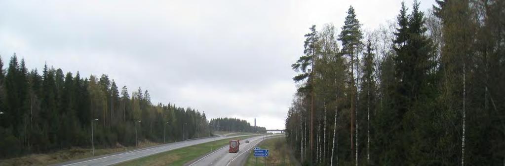 1 1. JOHDANTO Tämä Heikkimäen alueen yleissuunnitelma on tehty Heinolan kaupungin tilauksesta ja liittyy käynnissä olevaan Heikkimäen alueen asemakaavoitukseen (Ak 651 Heikkimäki), jonka tarkoitus on