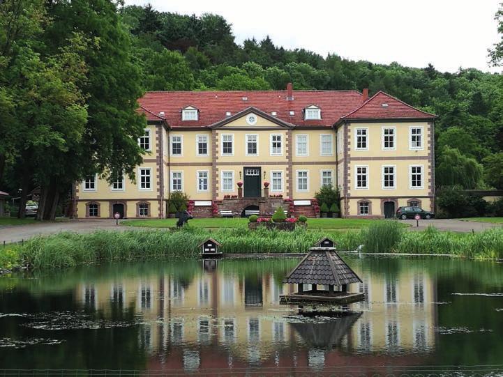 Tilan ADG-Leinetal GmbH & Co. KG päärakennus. Tilojen yhteenlaskettu viljelyala on 290 ha. Tästä noin 50 ha on maissia, 52 ha sokerijuurikasta, 133 syysvehnää, 50 ha rapsia ja 5 ha kesantoa.